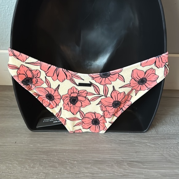 Floral velvet with normal bottom swimsuit set. - Picture 7 of 14